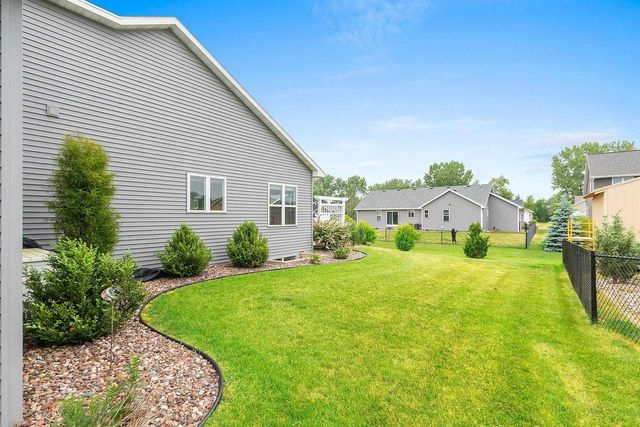 2066 W HERON LANE, Appleton, WI 54913