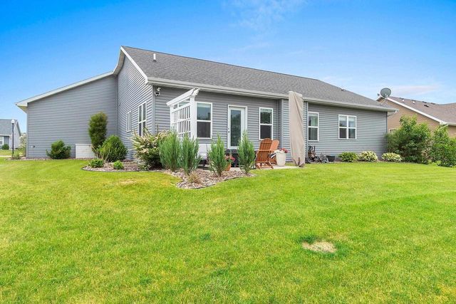 2066 W HERON LANE, Appleton, WI 54913