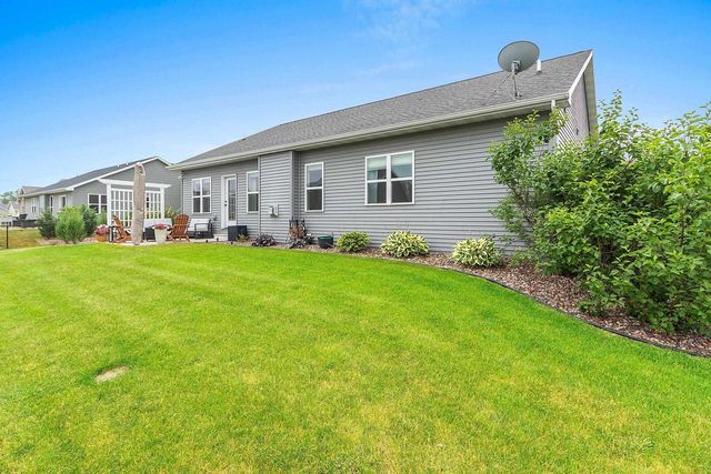 2066 W HERON LANE, Appleton, WI 54913