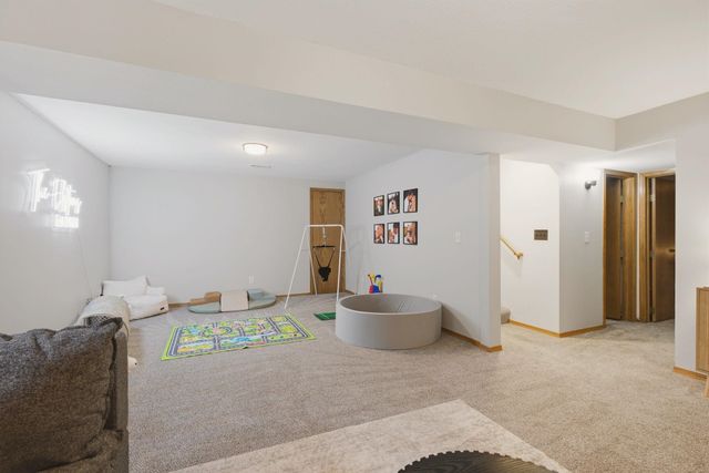 126 E Creekstone St, Mulvane, KS 67110
