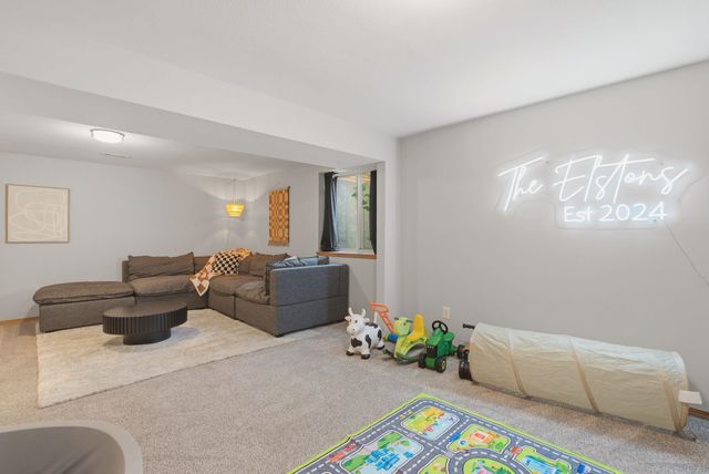126 E Creekstone St, Mulvane, KS 67110