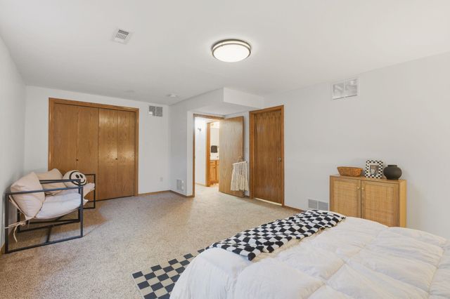 126 E Creekstone St, Mulvane, KS 67110