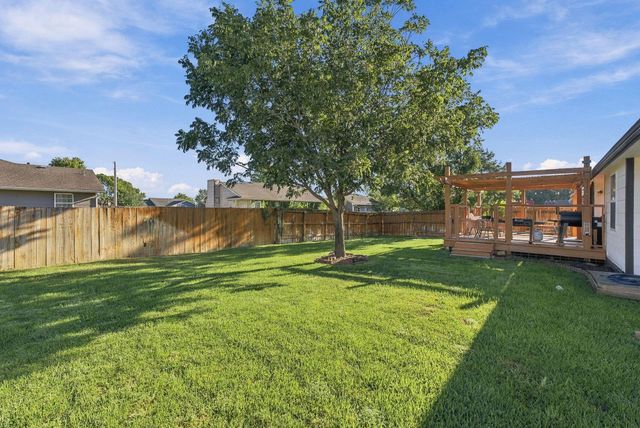 126 E Creekstone St, Mulvane, KS 67110