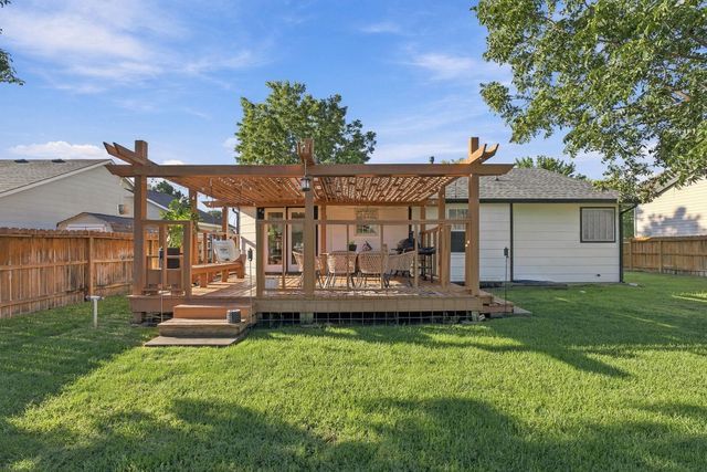 126 E Creekstone St, Mulvane, KS 67110