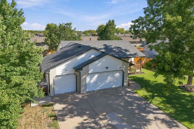 126 E Creekstone St, Mulvane, KS 67110