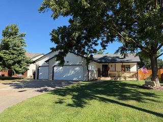 126 E Creekstone St, Mulvane, KS 67110