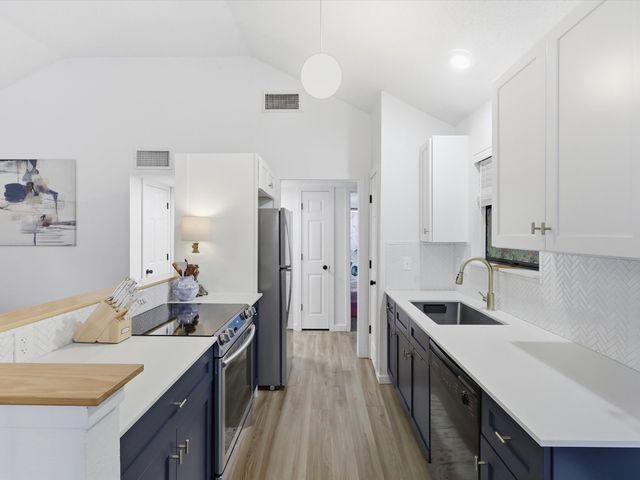 125 N Chapel Creek Boulevard, Fort Worth, TX 76108