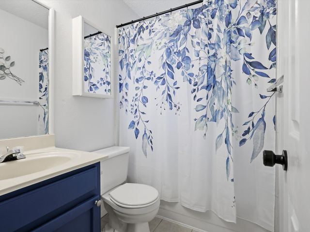 125 N Chapel Creek Boulevard, Fort Worth, TX 76108