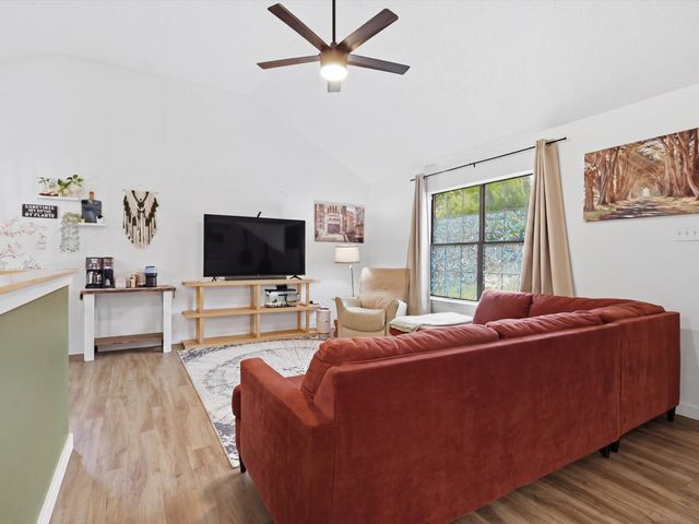 125 N Chapel Creek Boulevard, Fort Worth, TX 76108