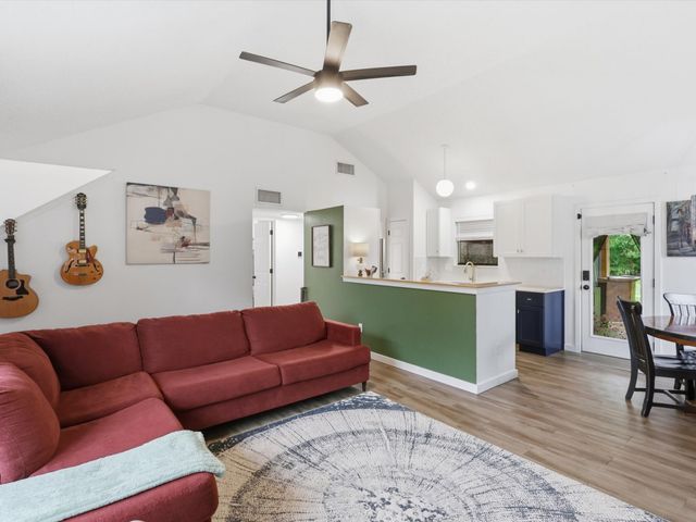 125 N Chapel Creek Boulevard, Fort Worth, TX 76108