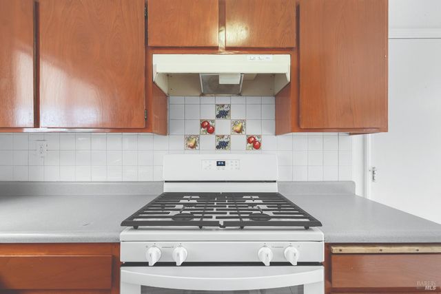 12 Alana Way, Cloverdale, CA 95425