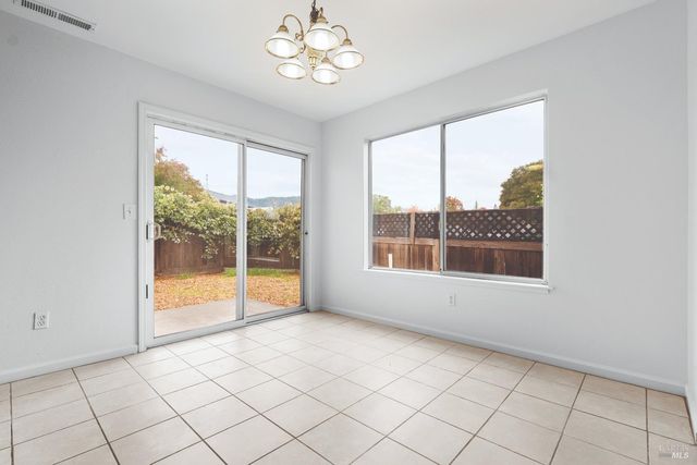 12 Alana Way, Cloverdale, CA 95425