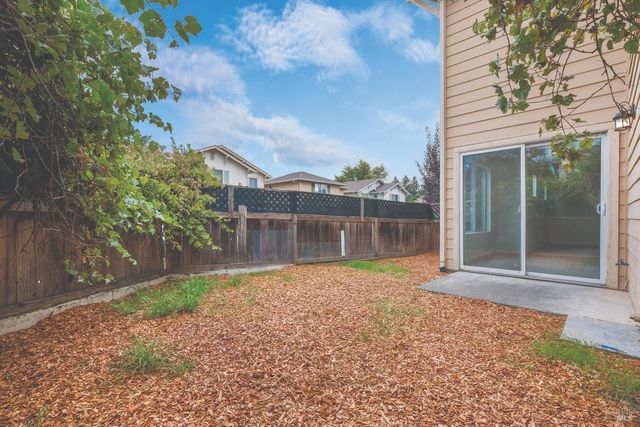 12 Alana Way, Cloverdale, CA 95425