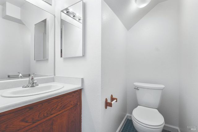 12 Alana Way, Cloverdale, CA 95425