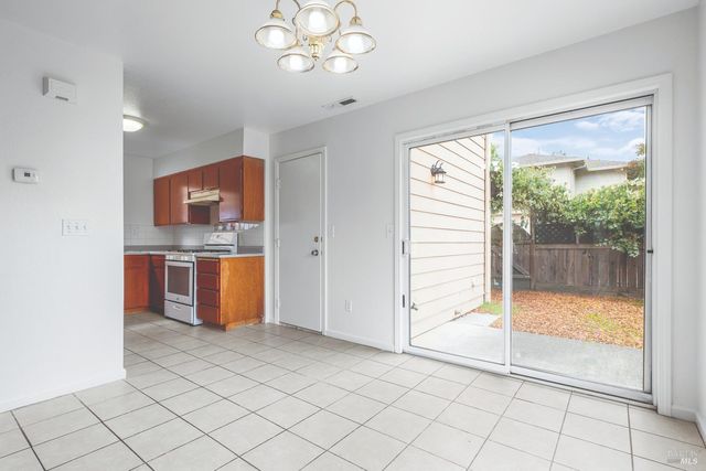 12 Alana Way, Cloverdale, CA 95425