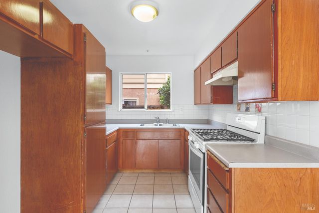 12 Alana Way, Cloverdale, CA 95425