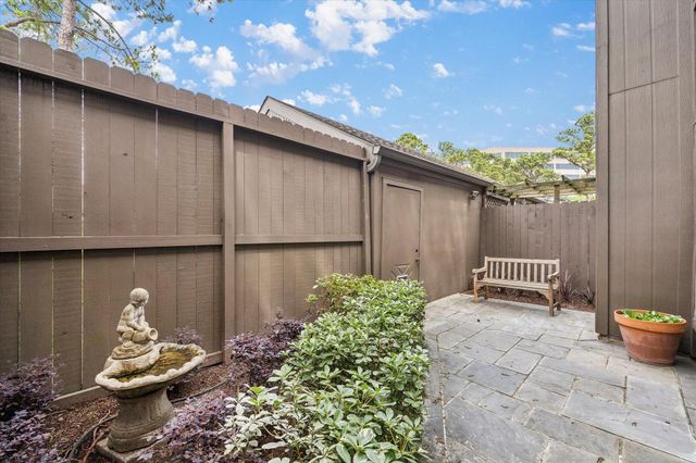 701 Bering Drive 1201, Houston, TX 77057
