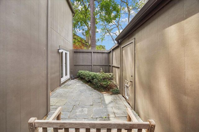 701 Bering Drive 1201, Houston, TX 77057