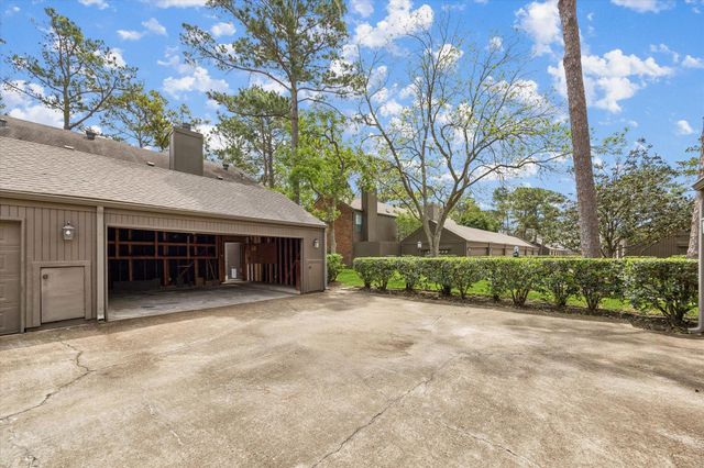 701 Bering Drive 1201, Houston, TX 77057