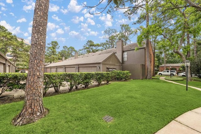 701 Bering Drive 1201, Houston, TX 77057