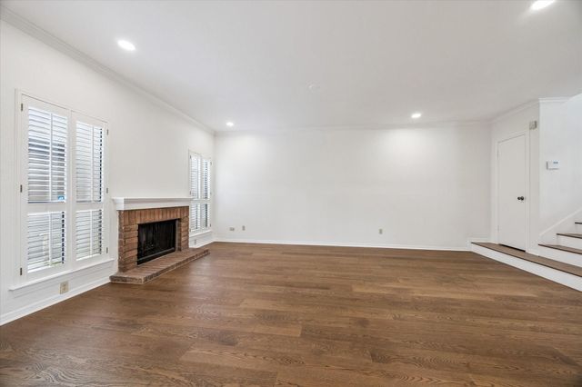 701 Bering Drive 1201, Houston, TX 77057