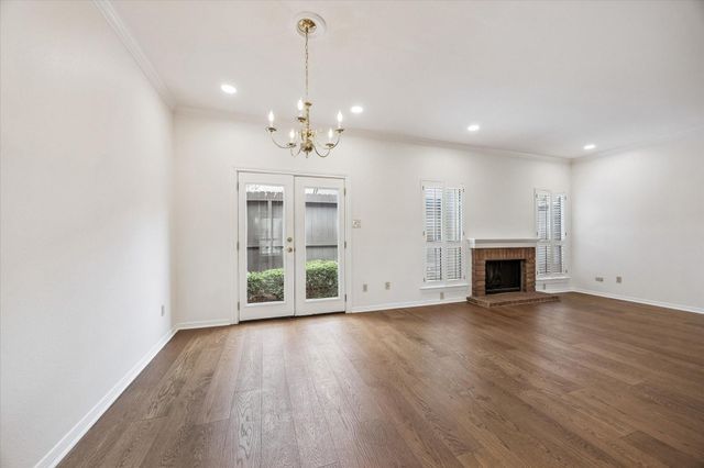 701 Bering Drive 1201, Houston, TX 77057