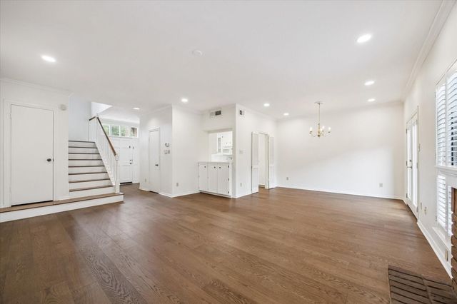 701 Bering Drive 1201, Houston, TX 77057