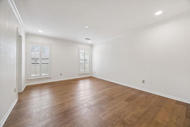 701 Bering Drive 1201, Houston, TX 77057