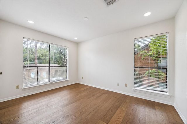 701 Bering Drive 1201, Houston, TX 77057