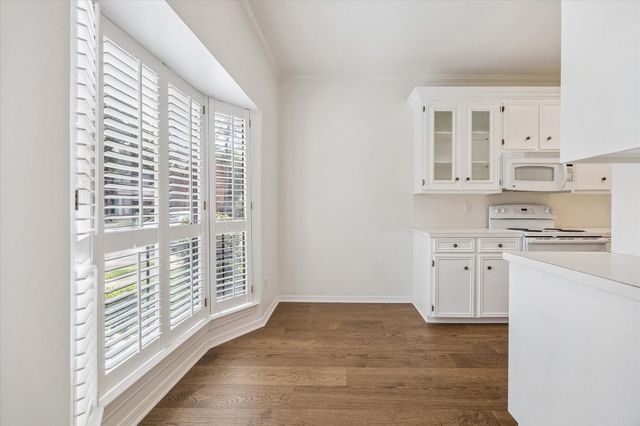 701 Bering Drive 1201, Houston, TX 77057