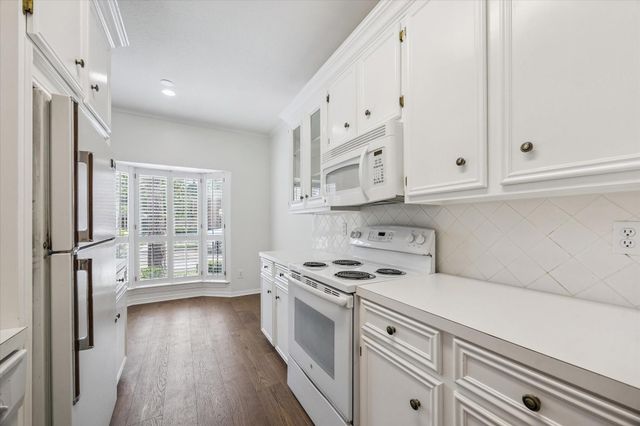 701 Bering Drive 1201, Houston, TX 77057