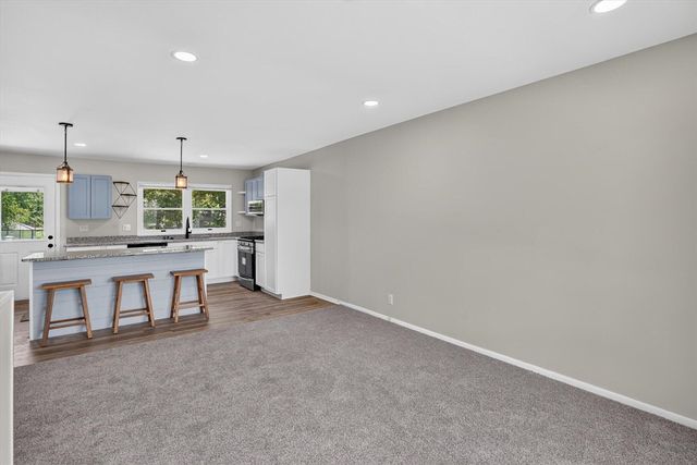 284 Stanford Lane, Jackson, MI 49203