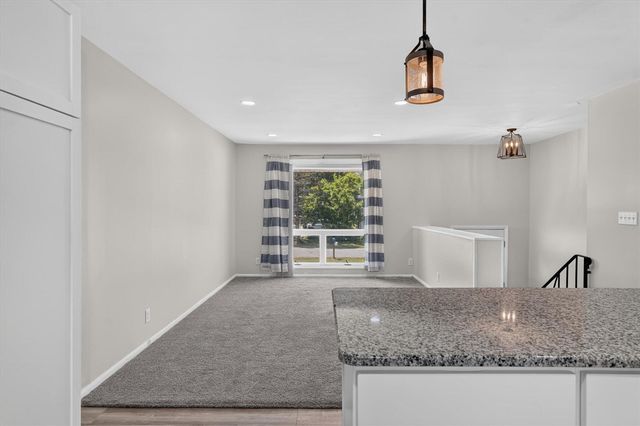 284 Stanford Lane, Jackson, MI 49203