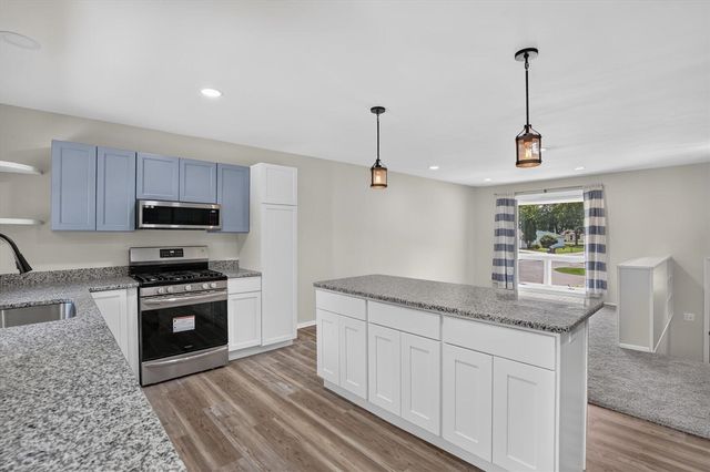 284 Stanford Lane, Jackson, MI 49203
