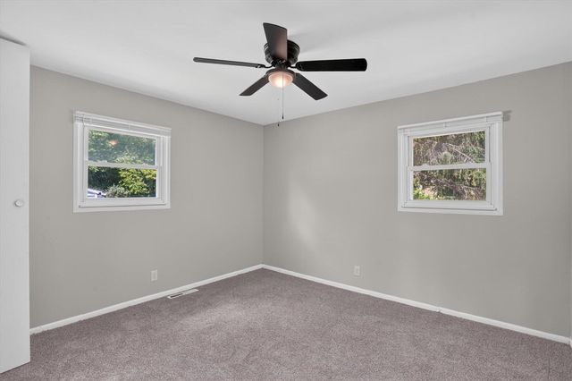 284 Stanford Lane, Jackson, MI 49203