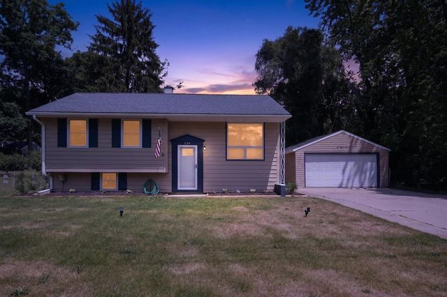 284 Stanford Lane, Jackson, MI 49203