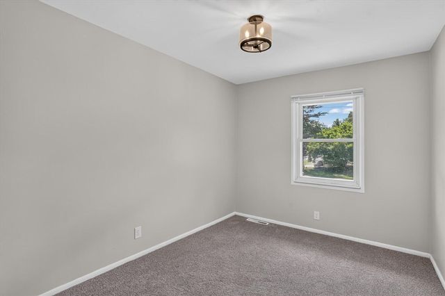 284 Stanford Lane, Jackson, MI 49203
