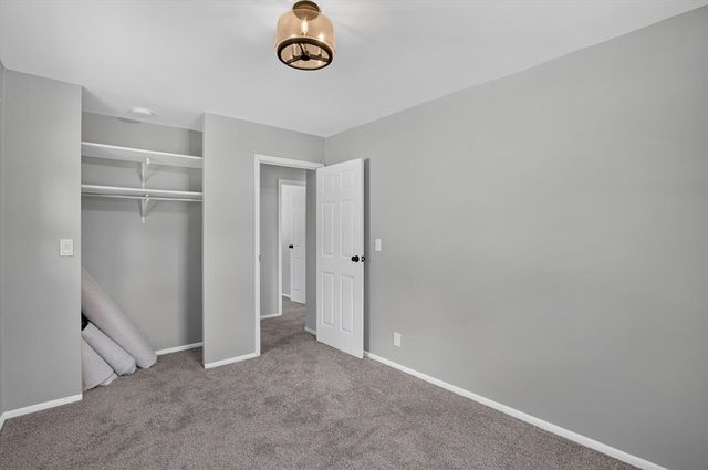 284 Stanford Lane, Jackson, MI 49203