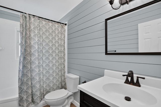 284 Stanford Lane, Jackson, MI 49203