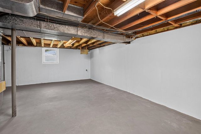 284 Stanford Lane, Jackson, MI 49203