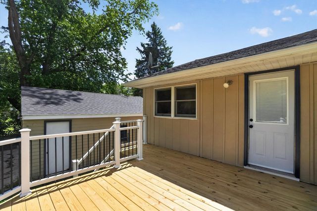 284 Stanford Lane, Jackson, MI 49203