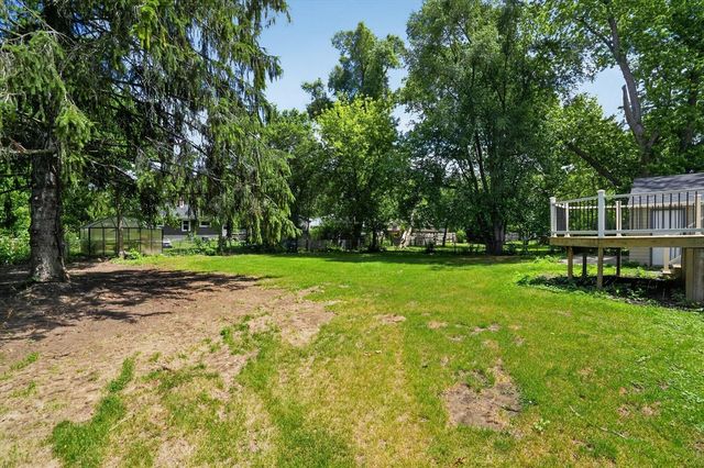 284 Stanford Lane, Jackson, MI 49203