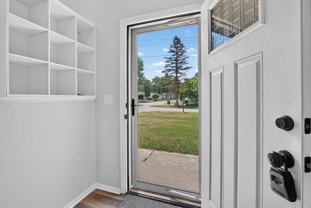 284 Stanford Lane, Jackson, MI 49203