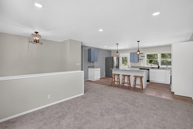 284 Stanford Lane, Jackson, MI 49203