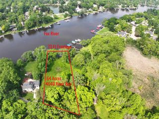 4460 N RIVER BAY ROAD, Waterford, WI 53185
