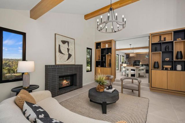 806 Needlerock Place, Escondido, CA 92025
