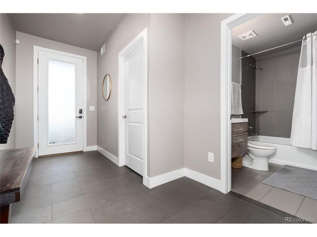 1733 Grove St 4, Denver, CO 80204