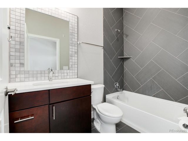 1733 Grove St 4, Denver, CO 80204