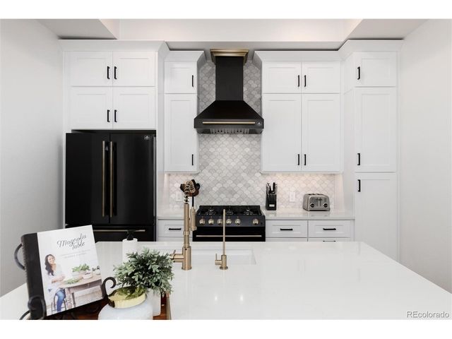 1733 Grove St 4, Denver, CO 80204