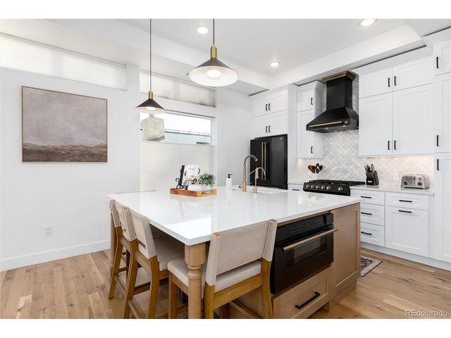 1733 Grove St 4, Denver, CO 80204